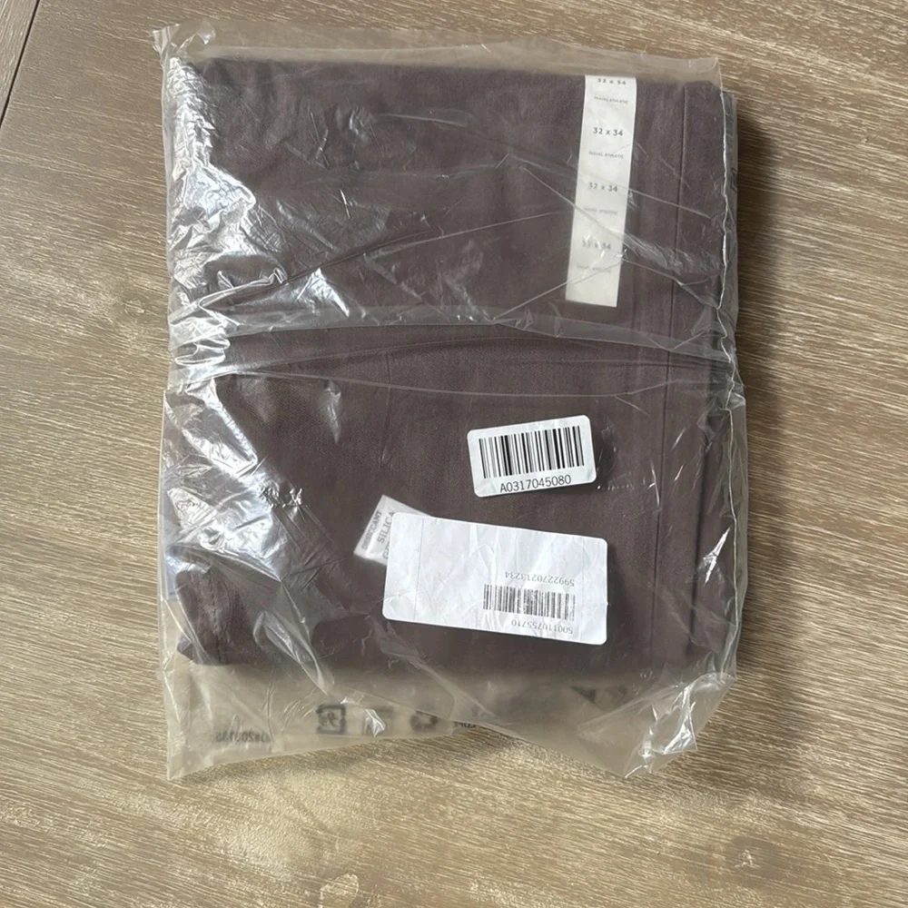 Banana Republic ATHLETIC TRAVEL PANT size 32x34‎ New With Tags